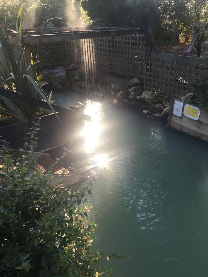 Golden Springs Motel, Holiday Park Rotorua Exterior foto